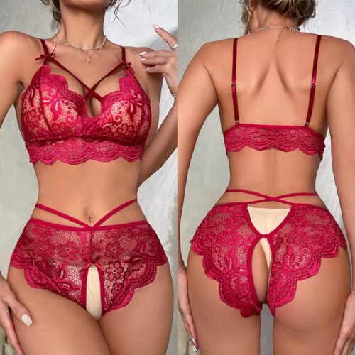 2-piece floral lace bra and crotchless panties set in black