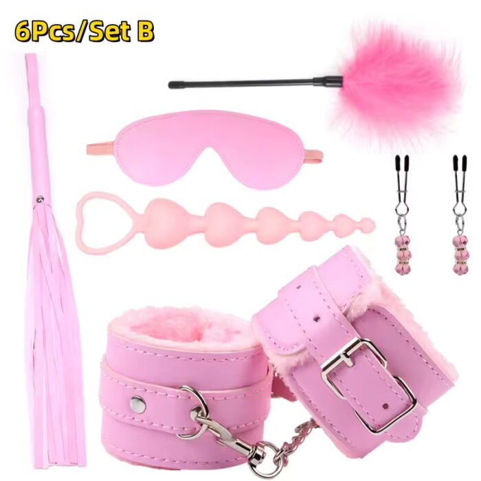 Erotic Bondage Kit for Women – Leather Gear, Handcuffs, Whip, Blindfold, Nipple Clamps & Anal Plug – Bild 4